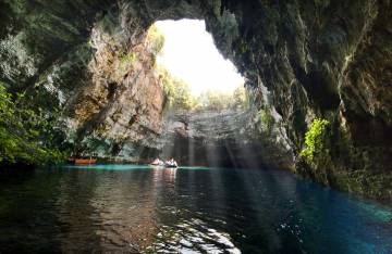 Ελληνικά Σπήλαια - Μνημεία της Φύσης