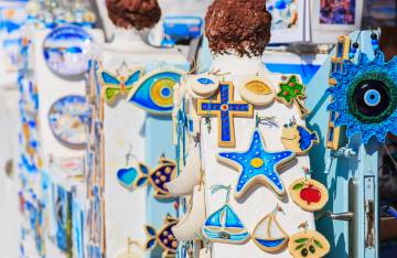 Πάτε ταξίδι;  Tips για να ψωνίσετε σουβενίρ σαν να είστε της περιοχής