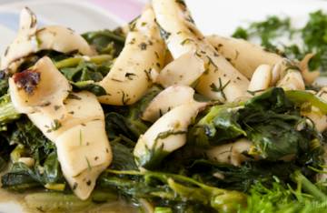 Σουπιές με χόρτα από την Πάρο