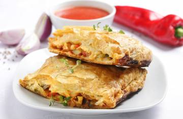 Τυρόπιτα με πιπεριές από τη Χαλκιδική