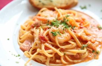 Νησιώτικη Γαριδομακαρονάδα με ούζο